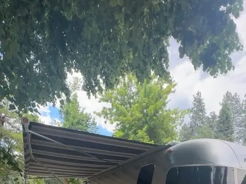 2019 Airstream Globetrotter 25FB — photo 3