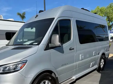 2024 Airstream Interstate — photo 2