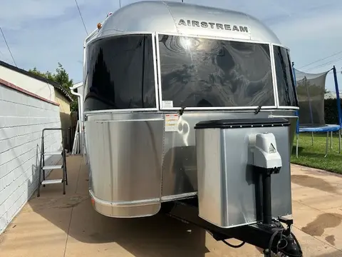 2018 Airstream International 23CB — photo 2