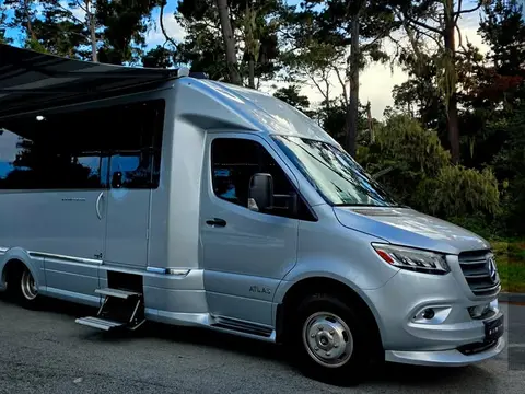 2021 Airstream Atlas — photo 2