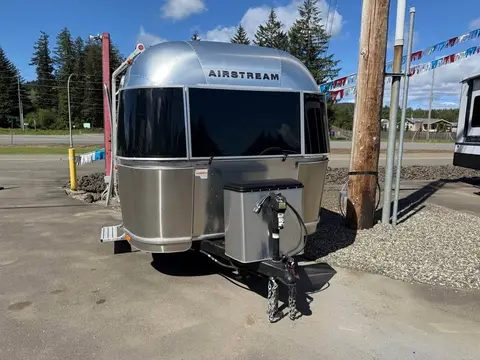 2021 Airstream Caravel 19CB — photo 2