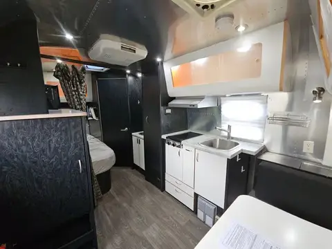 2004 Airstream International CCD — photo 4