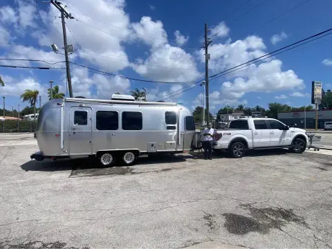 2023 Airstream International 23 ft — photo 2