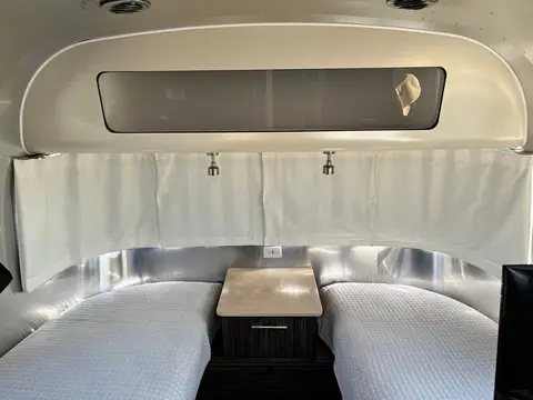 2019 Airstream International Signature 28 ft — photo 5
