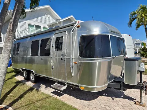 2018 Airstream Flying Cloud 28' RB 28 ft — photo 1