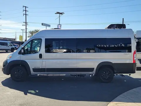 2026 Airstream Rangeline — photo 4