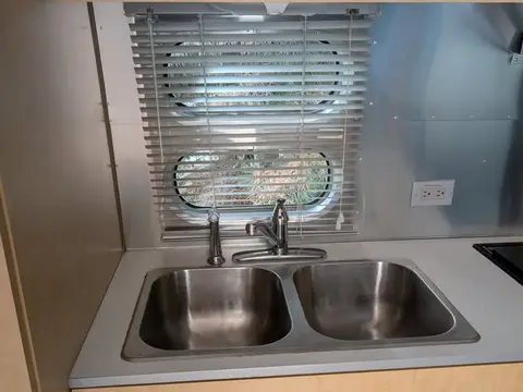 2009 Airstream Flying Cloud 23 ft — photo 3