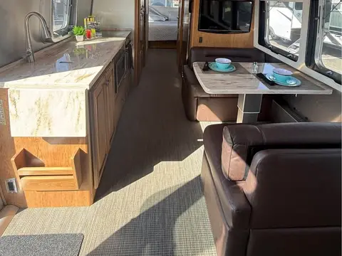 2019 Airstream Classic 30qb — photo 3