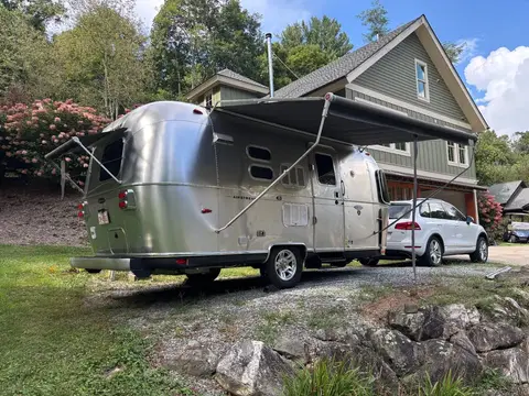 2012 Airstream Flying Cloud 20FB — photo 2