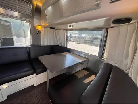 2017 Airstream International Serenity 23D — photo 4