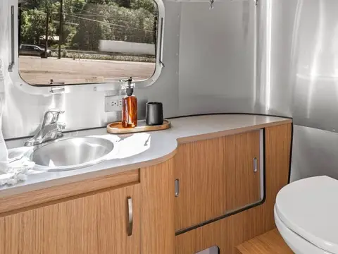 2019 Airstream Flying Cloud cch 23 ft — photo 4