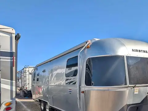 2017 Airstream International Signature — photo 1
