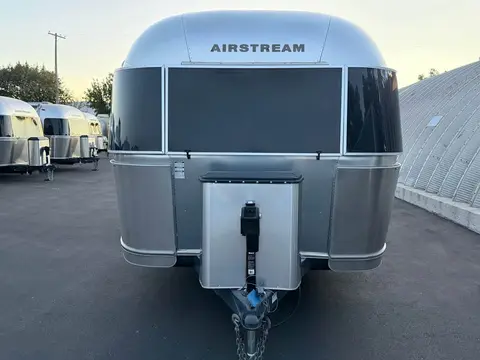 2008 Airstream International Signature 25FBQ; — photo 2