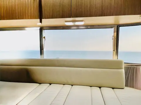 2017 Airstream Flying Cloud 27FB queen — photo 4