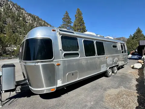 2018 Airstream Flying Cloud 30 ft — photo 1