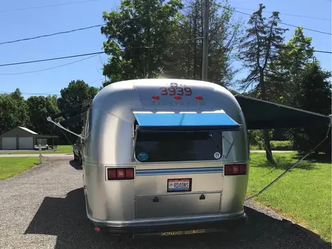 2000 Airstream Excella Wide body — photo 3