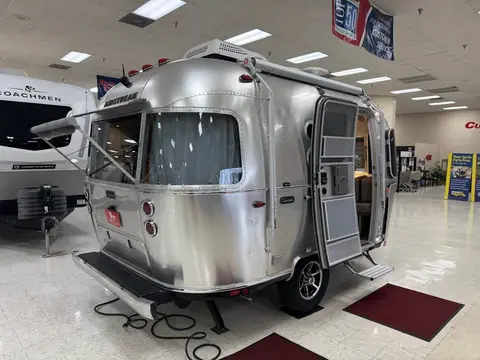2024 Airstream Caravel — photo 2