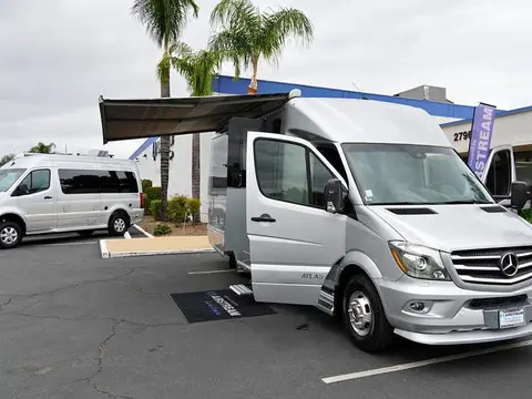 2018 Airstream Atlas — photo 1