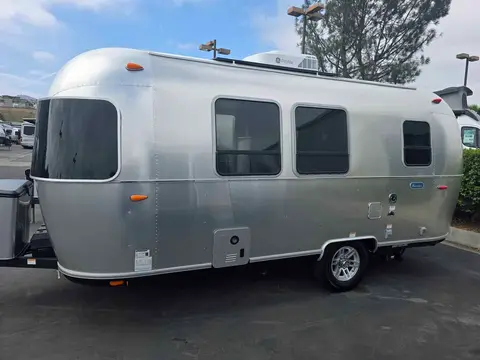 2027 Airstream Bambi FB 20 ft — photo 2