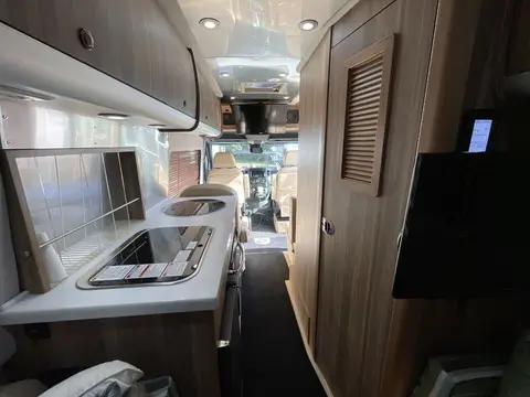 2018 Airstream Tommy Bahama Interstate Edition; LOUNGE — photo 3