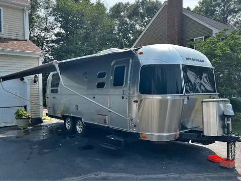 2016 Airstream Flying Cloud RB 25 ft 11 in — photo 1