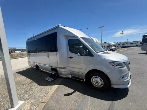 2022 Airstream Atlas — photo 2
