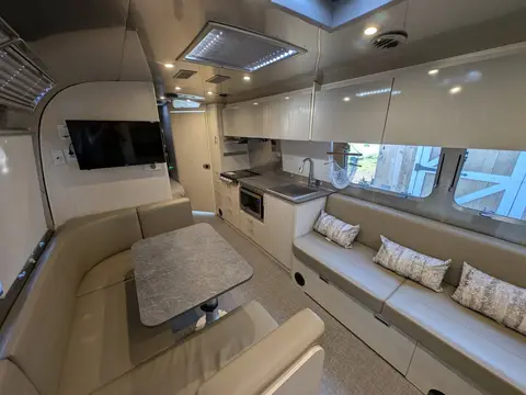 2021 Airstream Flying Cloud 30FB Bunk; — photo 2