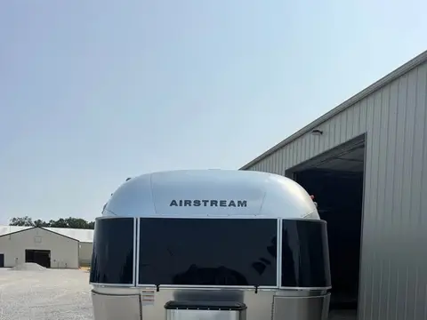 2021 Airstream Flying Cloud — photo 2