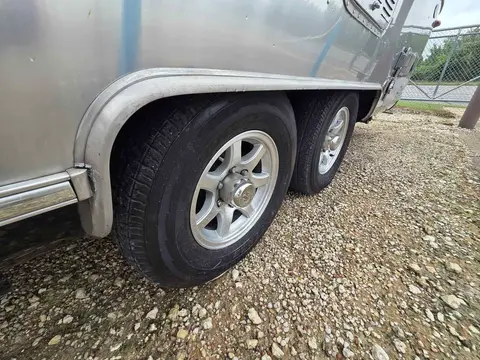 2019 Airstream Flying Cloud 26RB — photo 3