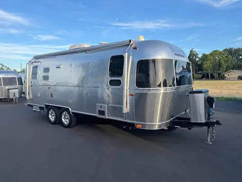 2021 Airstream Globetrotter — photo 1