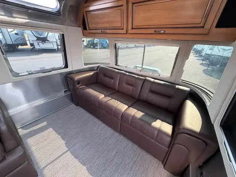 2019 Airstream Classic 30QB — photo 4