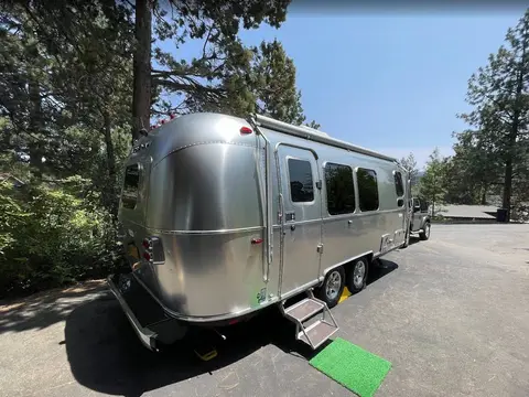 2022 Airstream Flying Cloud — photo 2