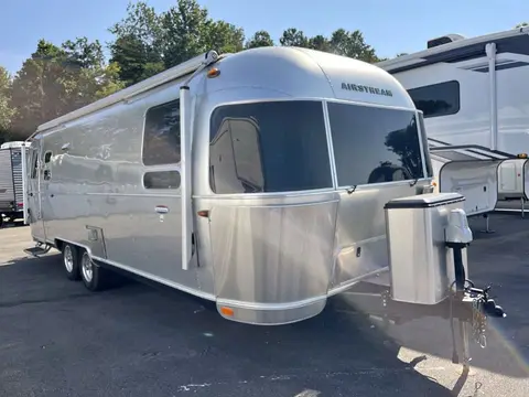2017 Airstream International Serenity 27FB — photo 1