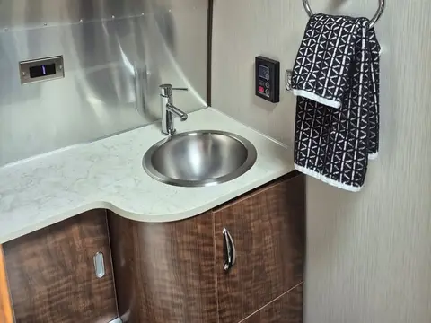 2023 Airstream Globetrotter TB 27 ft — photo 5