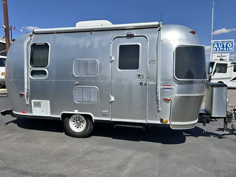 2005 Airstream International 19 ft — photo 1