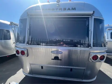 2018 Airstream Classic 30RBQ — photo 5