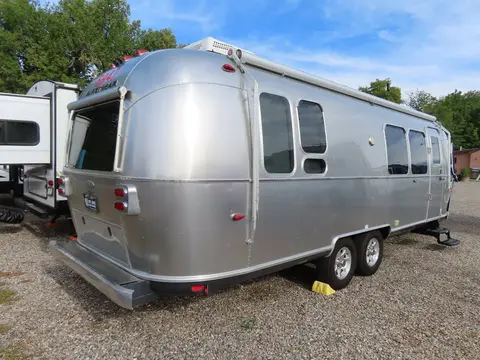 2015 Airstream Flying Cloud — photo 2