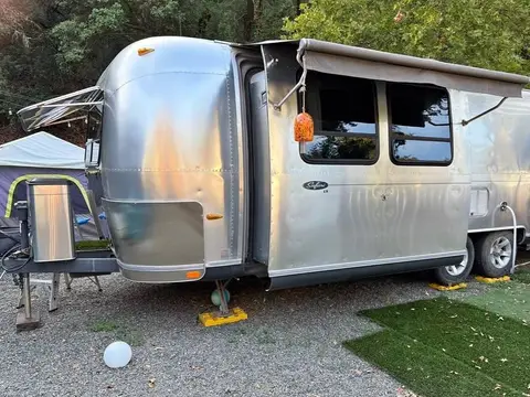 2005 Airstream Safari SL 28 ft — photo 1