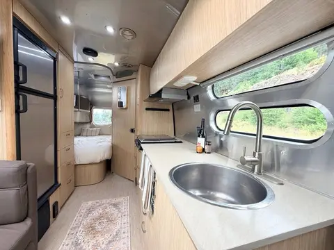 2018 Airstream Flying Cloud — photo 5
