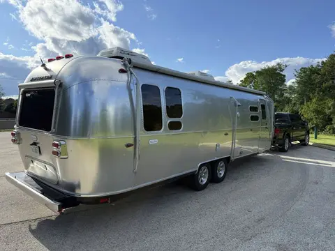 2020 Airstream Flying Cloud — photo 3