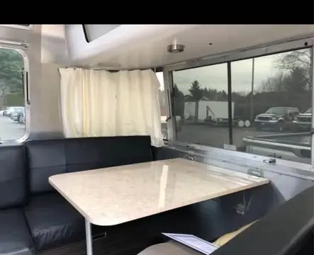 2014 Airstream International 23 ft — photo 5