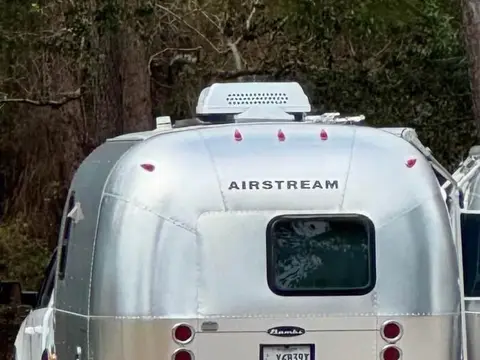2005 Airstream Bambi 19’ — photo 2