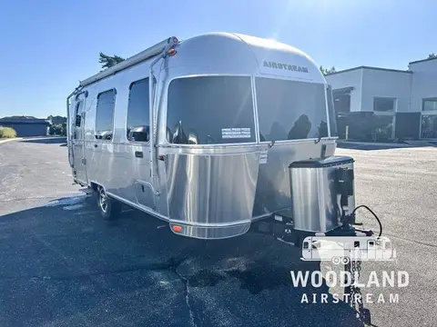 2025 Airstream Caravel 22FB — photo 1