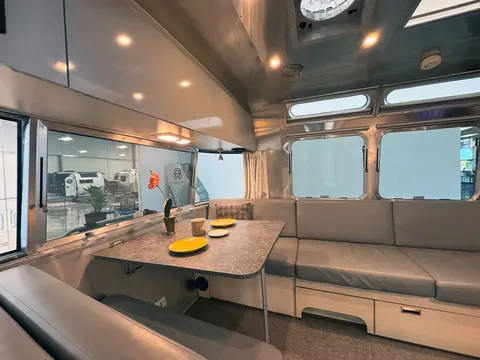 2021 Airstream Flying Cloud 25FB — photo 2