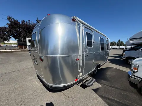 2019 Airstream Sport Bambi 22FB — photo 4