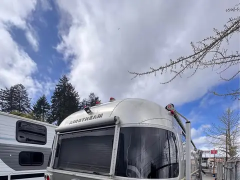 2016 Airstream Classic 30 — photo 3