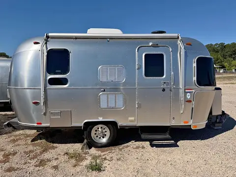 2010 Airstream International Ocean Breeze 19CB — photo 1