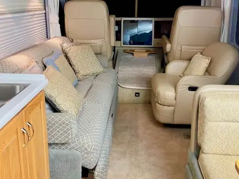 2005 Airstream Land Yacht 30 ft — photo 4