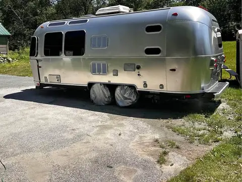 2015 Airstream Flying Cloud 23D — photo 1