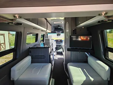 2021 Airstream Interstate 24GL — photo 5